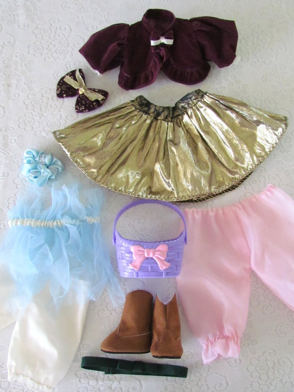 DOLL CLOTHES LOT w BOOTS, FITS 18" DOLLS, SLIM & AMERICAN GIRL SIZE + BASKET